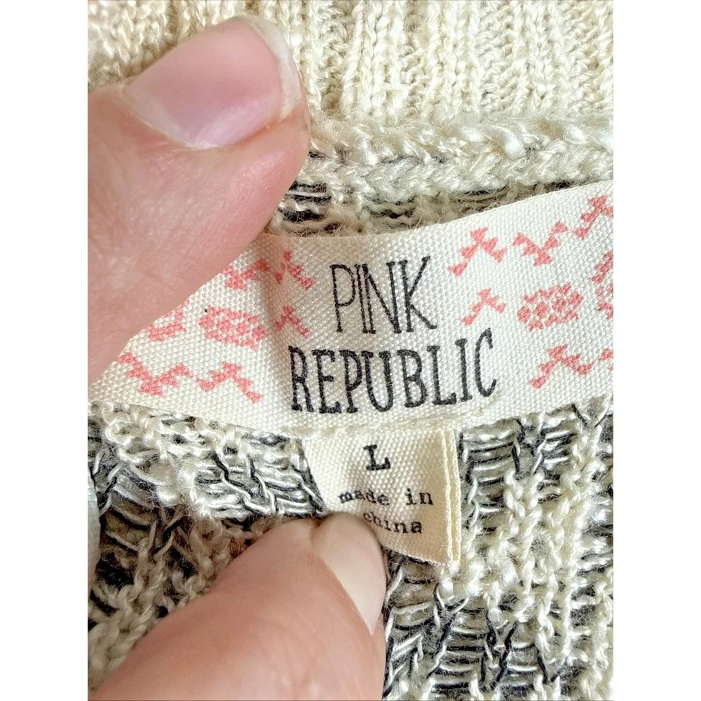 Pink Republic Junior's Tribal Print Knit Cardigan Cream/Black Size Large‎